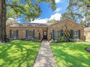 10019 Overbrook Ln, Houston, TX 77042