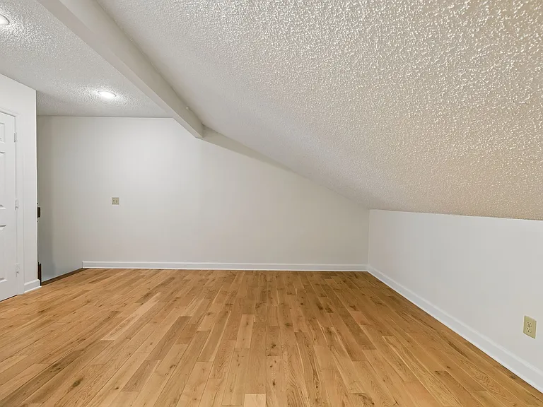 1129 W Main St #8 — Photo 9