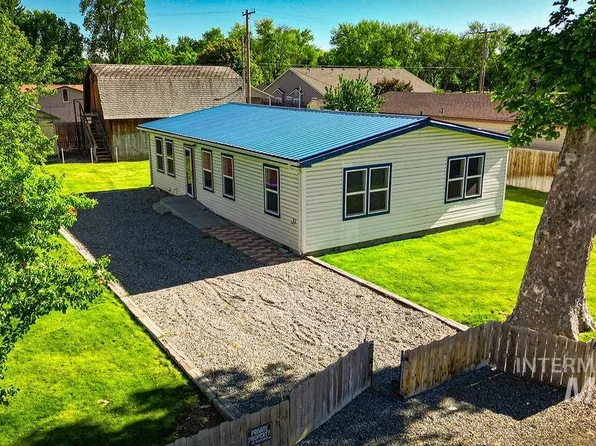 453 1st Ave E, Wendell, ID 83355