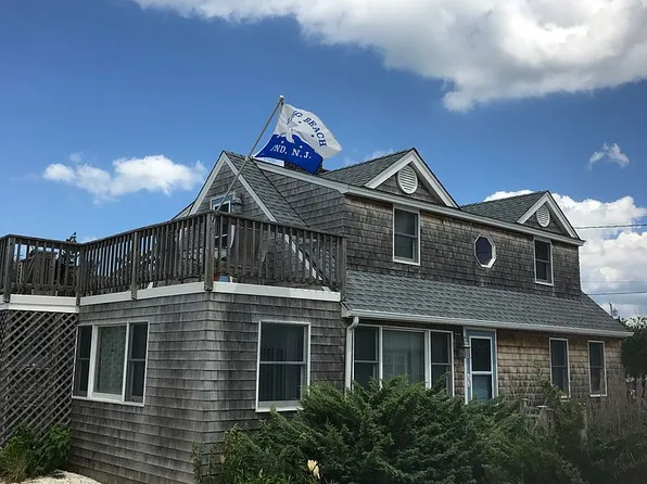 14 Bay Shore Rd, Brant Beach, NJ 08008