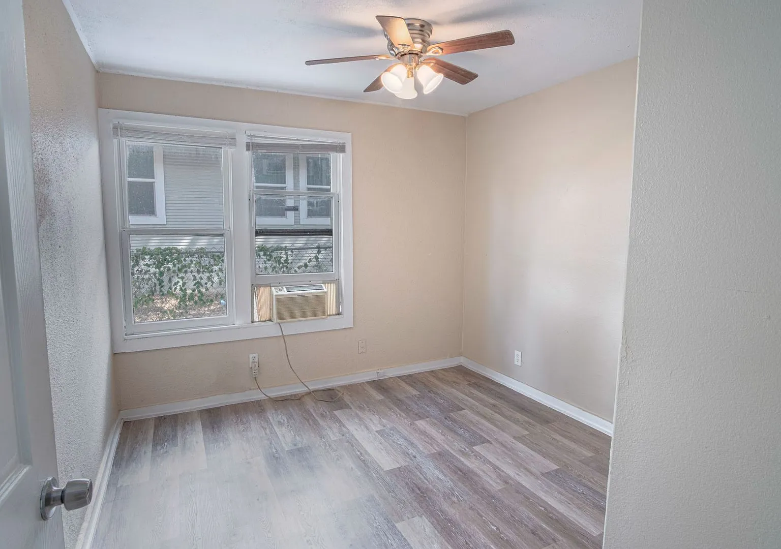 342 Vine — Photo 1