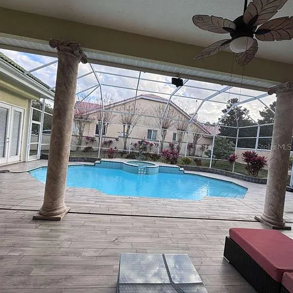 7600 Debeaubien Dr — Photo 11