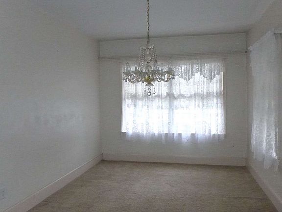 4th image of 810 Pearl Ave