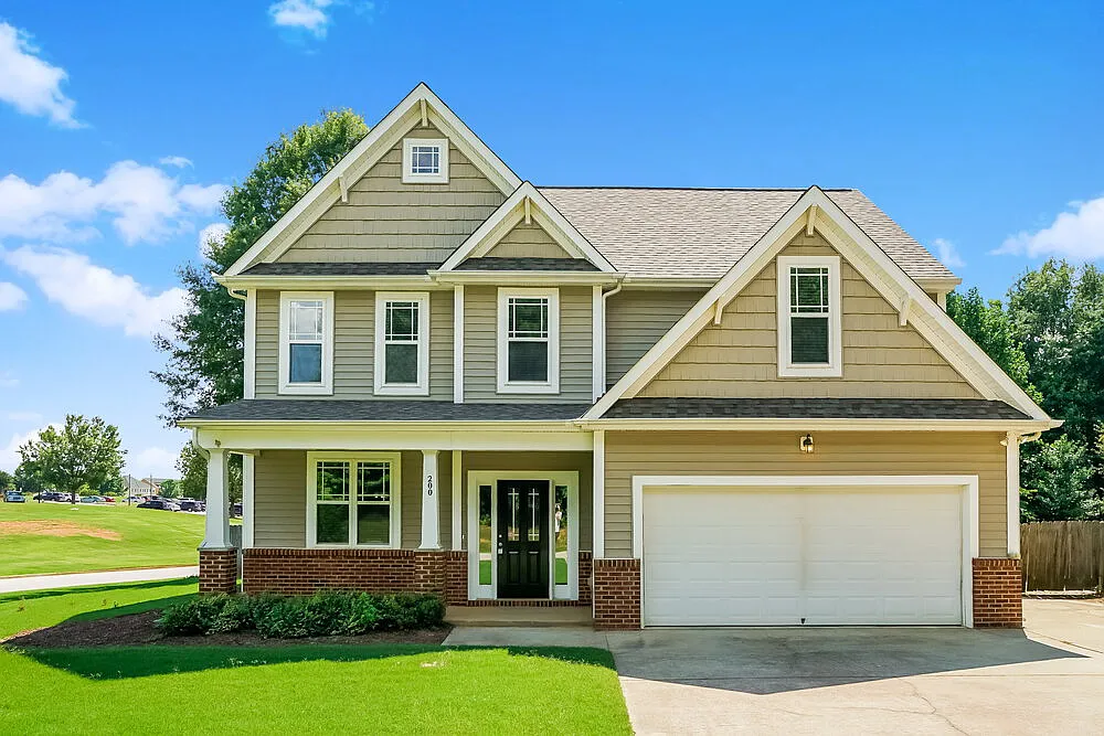 3 bed, 2.5 bath, 2492 sqft, $2,350 — Photo 1
