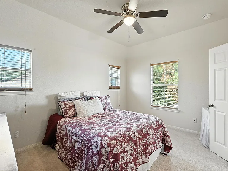 1802 Misty Ridge Dr — Photo 29