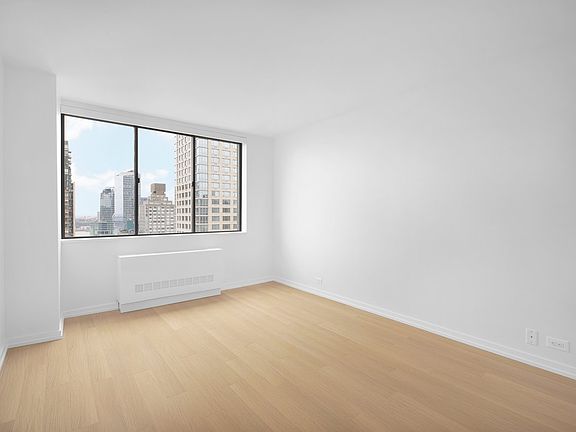 4th image of 124 W 60th St #15K