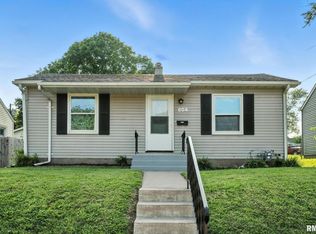 804 24th St, Bettendorf, IA 52722