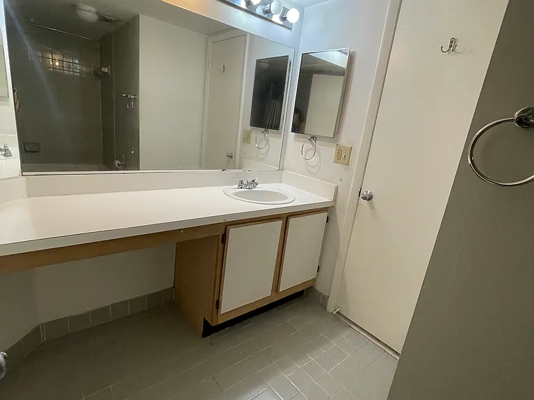 2820 N Oakland Forest Dr #210 — Photo 7
