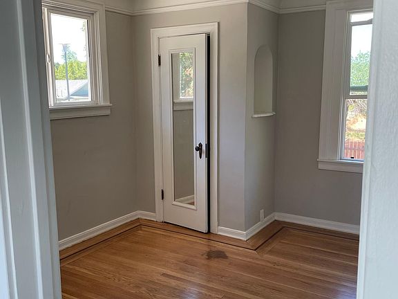 4th image of 4147 6th Ave