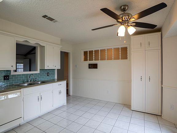 5th image of 5012 55th St