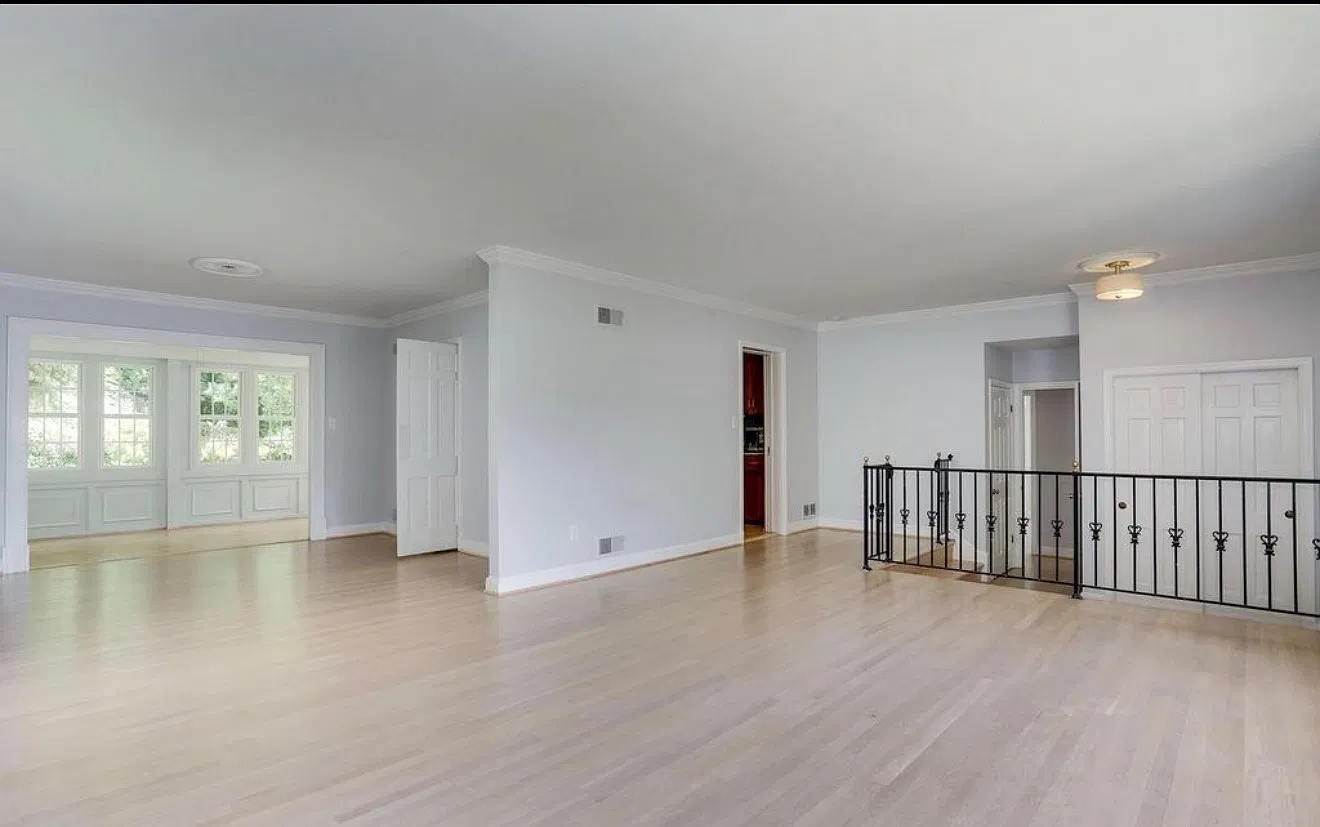 5 bed, 2592 sqft, $8,200 — Photo 3