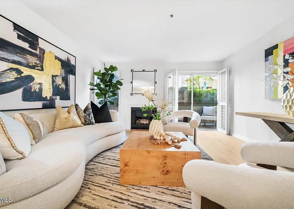 961 E California Blvd #109