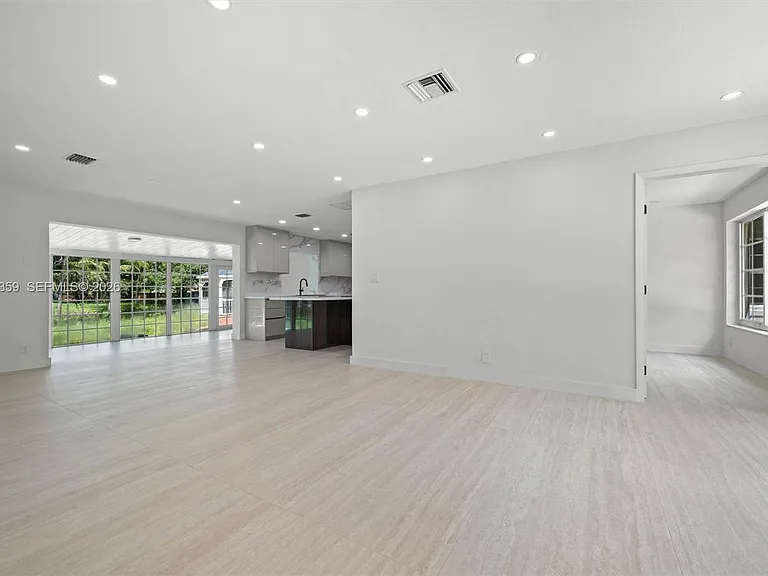 11770 Griffing Blvd — Photo 10