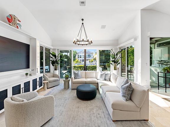 3rd image of 629 Poinciana Drive