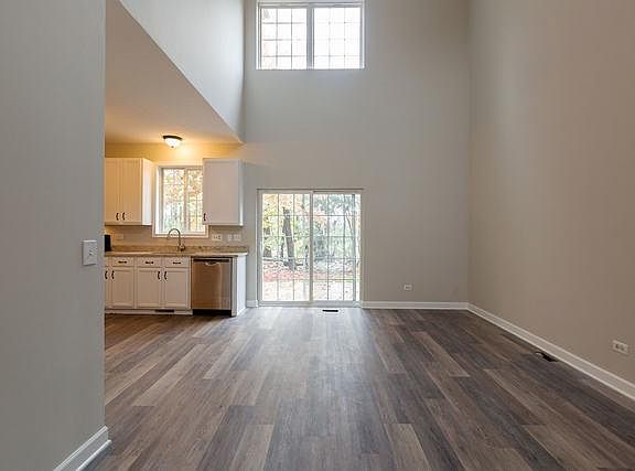 5th image of 1035 Silver Hill Cir
