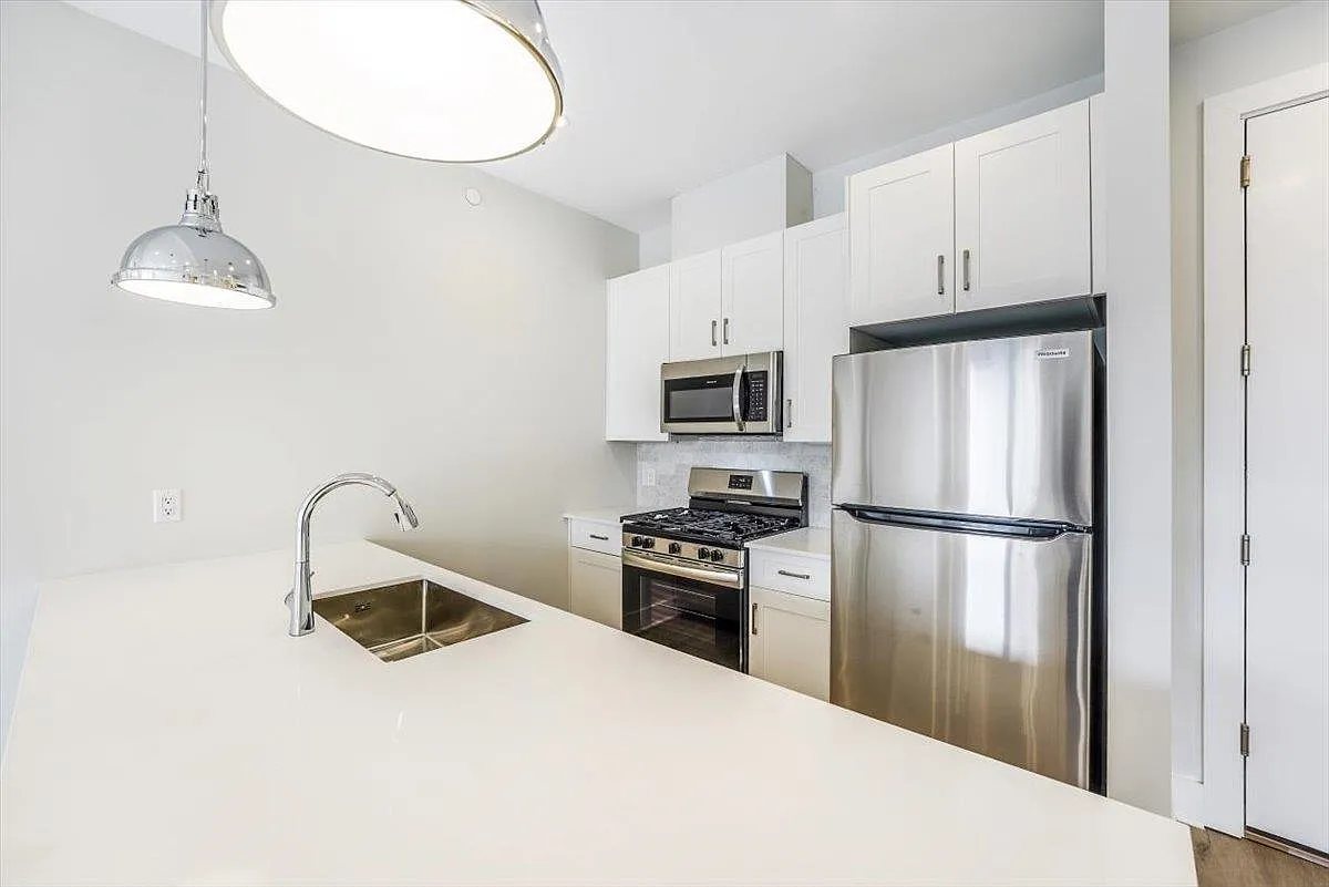 2 bed, 2.0 bath, 1211 sqft, $3,750 — Photo 1