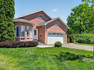 1206 Matheson Rd, Ottawa, ON K1J1A7