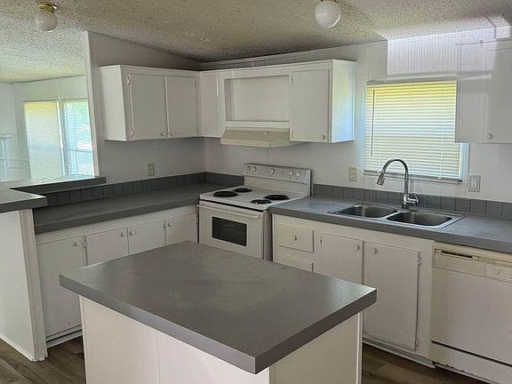 5th image of 223 Saddlehorn Ln