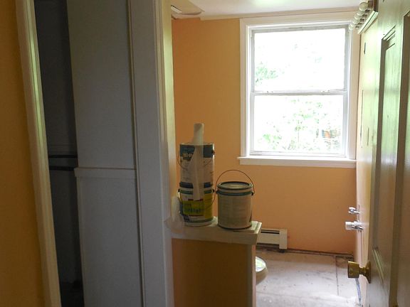5th image of 118 E Millen St