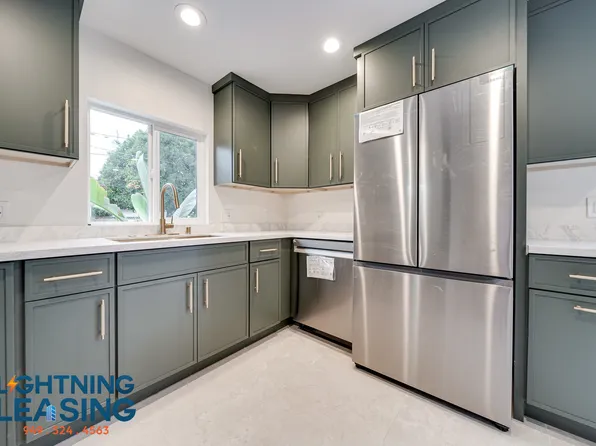 5620 1/2 Radford Ave, Valley Village, CA 91607