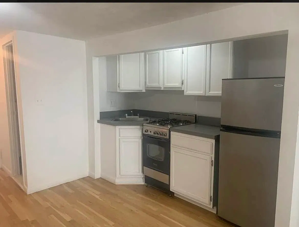 518 East 80th Street — Photo 3