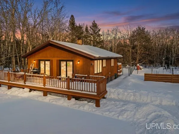 12202 Farmfield Rd, Rock, MI 49880