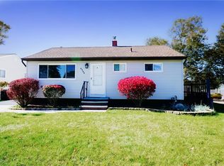 6364 Stonecrest Dr, Brookpark, OH 44142