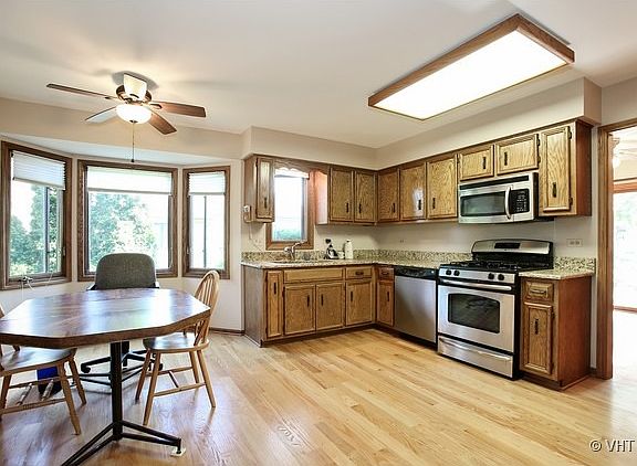 5th image of 2 Oak Leaf Ct