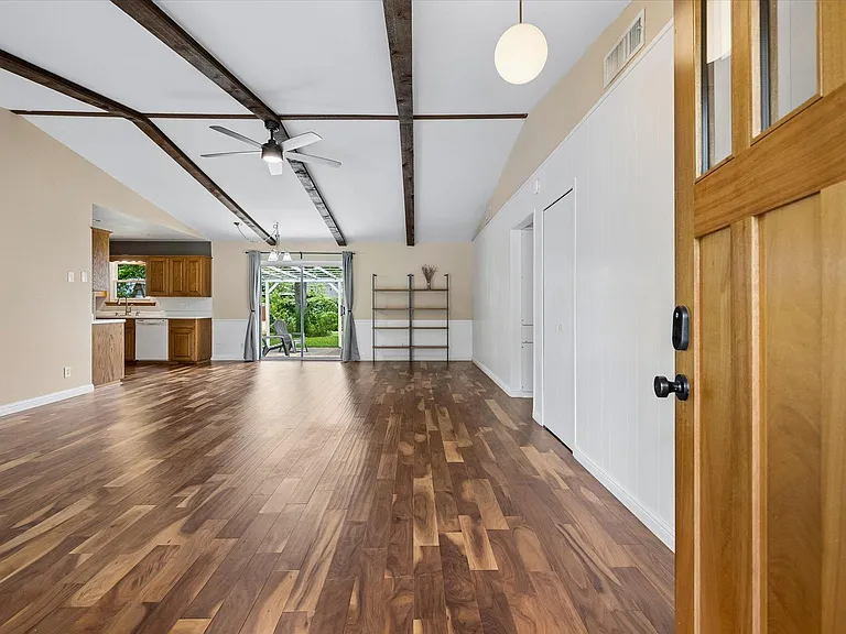 1902 Wooten Dr — Photo 3