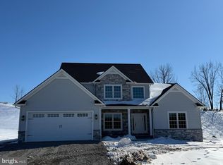 1530 Rolling Meadow Rd, Lebanon, PA 17046