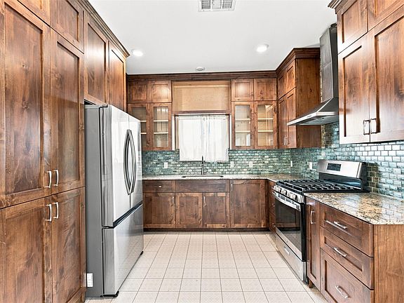 5th image of 600 Highland Ranch Way