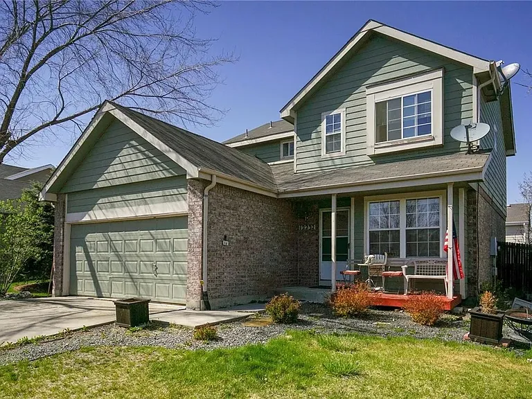 12232 Newport Dr — Photo 2