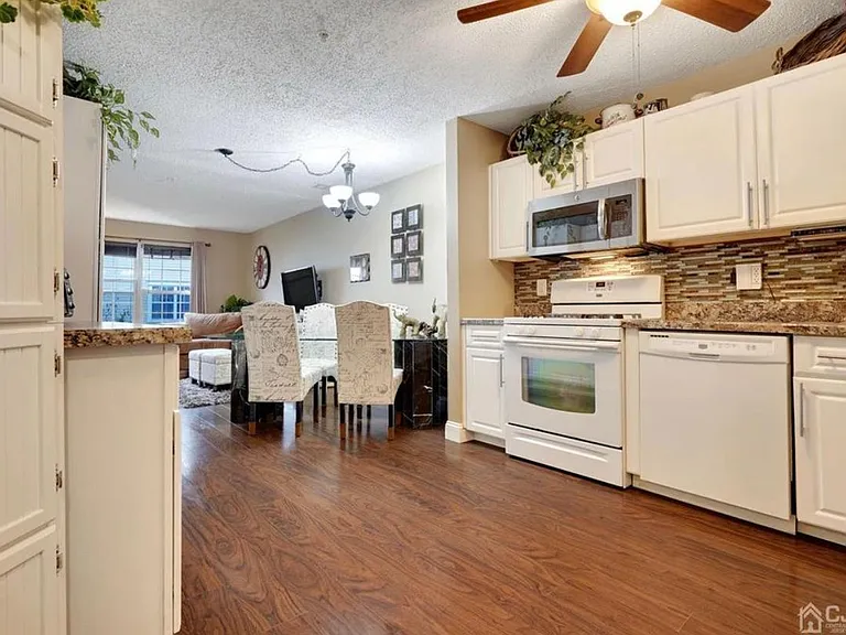 46 Prestwick Way — Photo 15