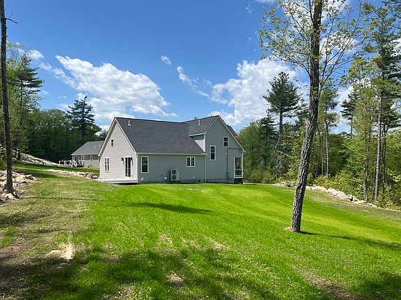 3rd image of 18 Lakeshore Dr