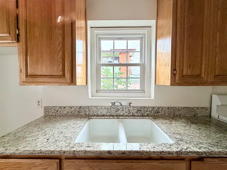 Light and Bright Kitchen