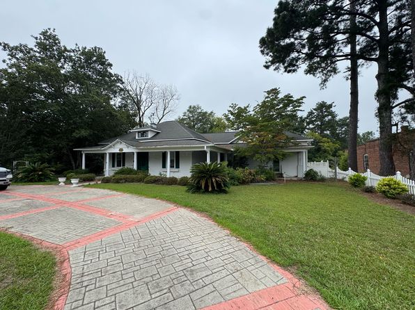 4523 Main St