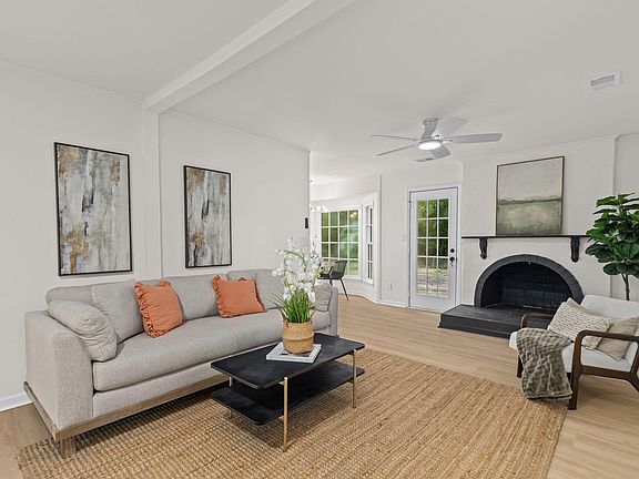 4th image of 207 Corey Blvd