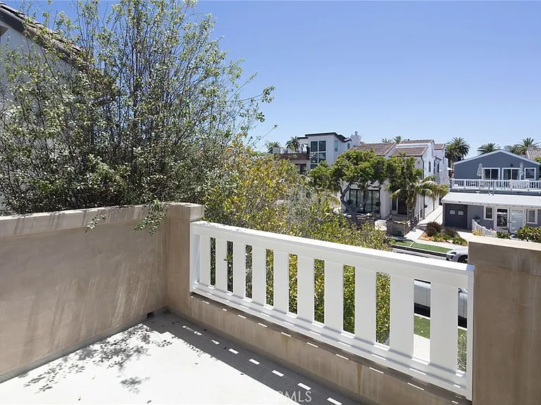 705 Larkspur Ave — Photo 43