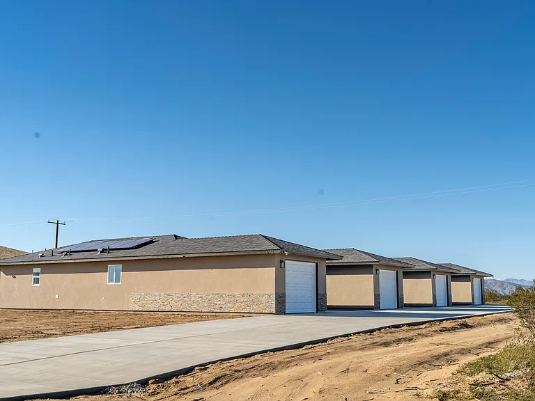 6211 Poppy Blvd — Photo 2