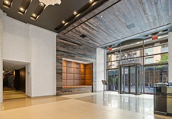 4th image of 41-17 Crescent St Penthouse G3