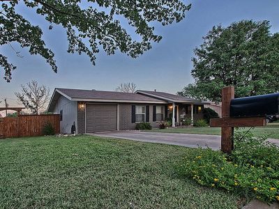 621 S Creek St, Fredericksburg, TX, 78624
