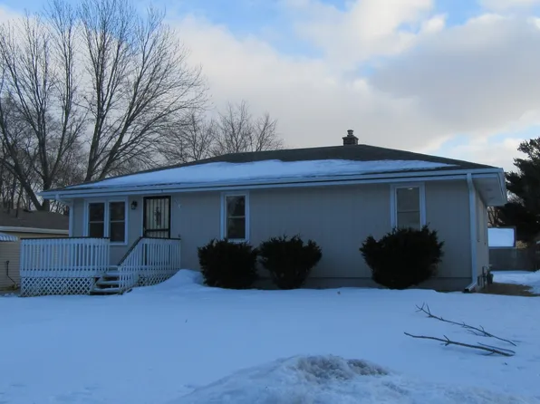 513 Liberty Blvd, Machesney Park, IL 61115