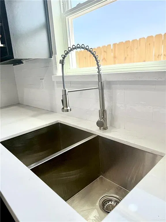 2 bed, 2.0 bath, 968 sqft, $1,250 — Photo 4