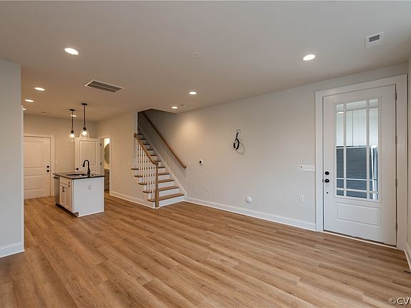 4th image of 127A Wellie Hill Pl #8A