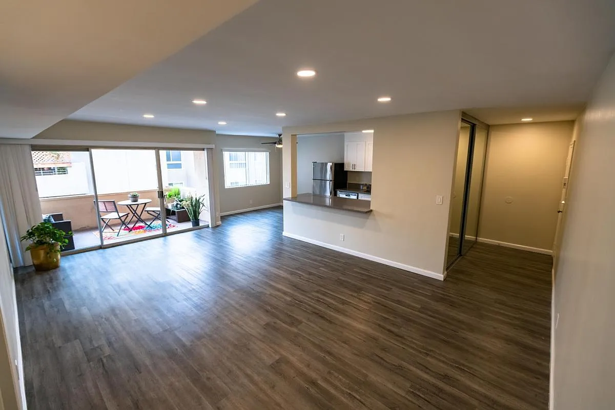 7244 Hillside Ave — Photo 4