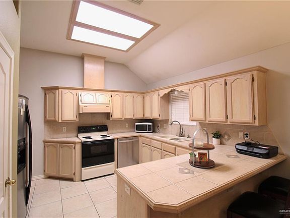 5th image of 4601 Laurel Ave
