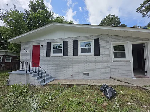 4009 Lindwood Dr Photo 1