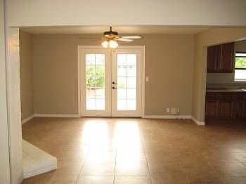 4th image of 2164 Sonora St