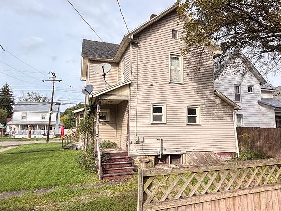 2nd image of 30 Franklin St #8