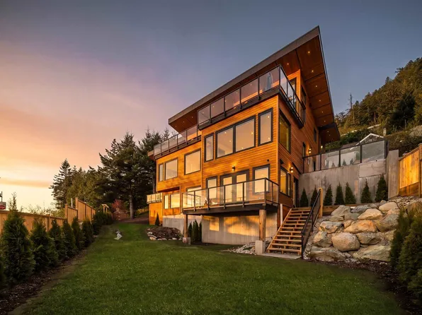 35 Kelvin Grove Way, Lions Bay, BC V0N 2E0